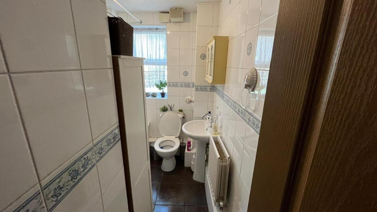 Stunning 3-Bed Apartment In קרוידון מראה חיצוני תמונה
