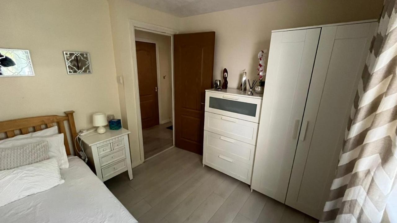 Stunning 3-Bed Apartment In קרוידון מראה חיצוני תמונה